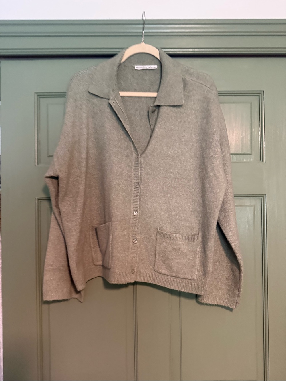 Abercrombie & Fitch Light gray/green Button-Front Cardigan